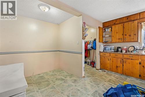 806 12Th Street W, Prince Albert, SK - Indoor