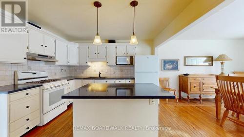 40 Jessie Street, Brockville, ON - Indoor Photo Showing Kitchen