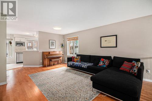 36 - 1512 Walkley Road, Ottawa, ON - Indoor Photo Showing Living Room