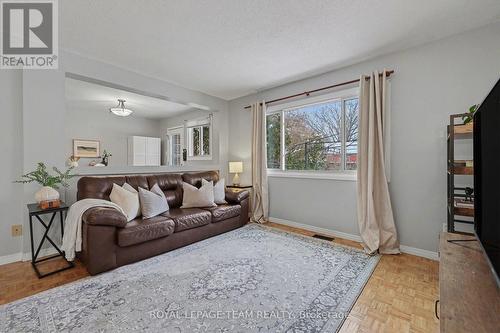 23 Spearman Lane, Ottawa, ON - Indoor Photo Showing Living Room