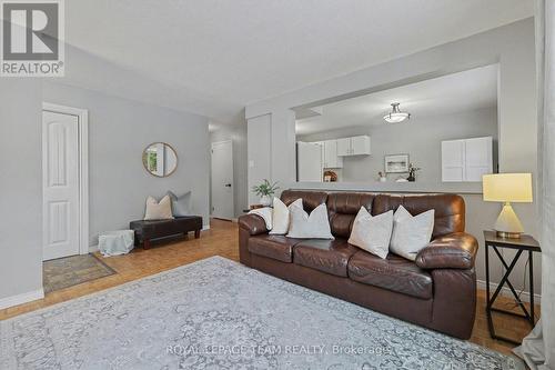 23 Spearman Lane, Ottawa, ON - Indoor Photo Showing Living Room