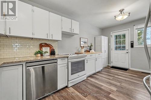 23 Spearman Lane, Ottawa, ON - Indoor Photo Showing Kitchen With Upgraded Kitchen