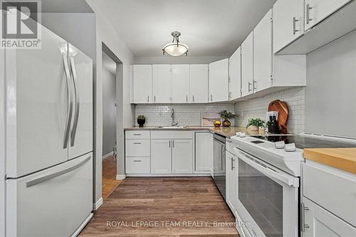 23 Spearman Lane, Ottawa, ON - Indoor Photo Showing Kitchen With Upgraded Kitchen