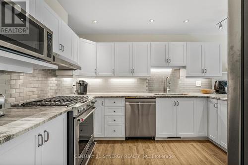 Kitchen - 16 - 32 Innesbrook Court, Ottawa, ON - Indoor Photo Showing Kitchen With Stainless Steel Kitchen With Upgraded Kitchen
