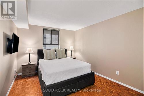 1204 - 475 Laurier Avenue W, Ottawa, ON - Indoor Photo Showing Bedroom
