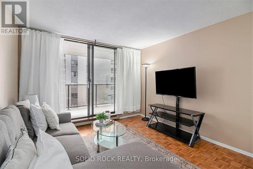 1204 - 475 Laurier Avenue W, Ottawa, ON - Indoor