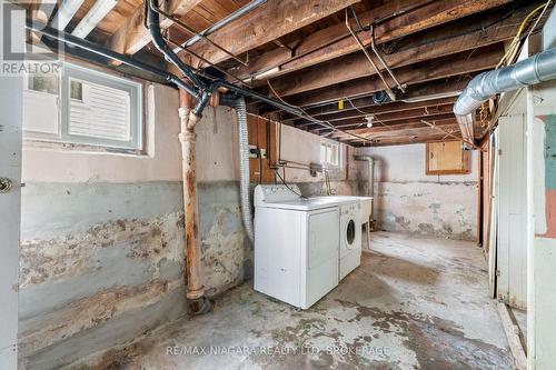 6437 Culp Street, Niagara Falls (Dorchester), ON - Indoor Photo Showing Laundry Room