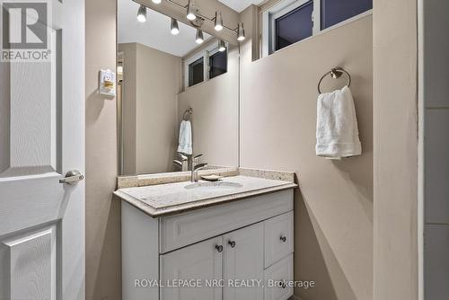 ceramic floor and shower interior - 3292 Appleford Avenue, Niagara Falls (Casey), ON - Indoor Photo Showing Bathroom