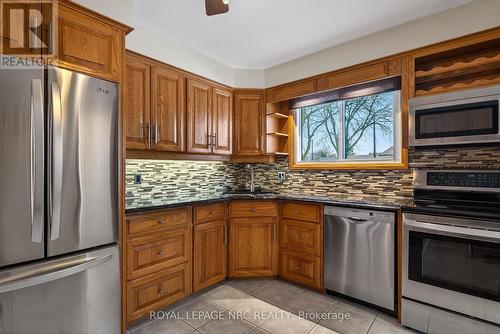 3292 Appleford Avenue, Niagara Falls (Casey), ON - Indoor Photo Showing Kitchen With Stainless Steel Kitchen
