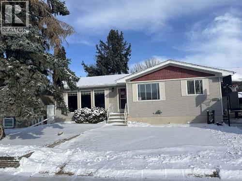 4617 51 Avenue, Taber, AB - Outdoor