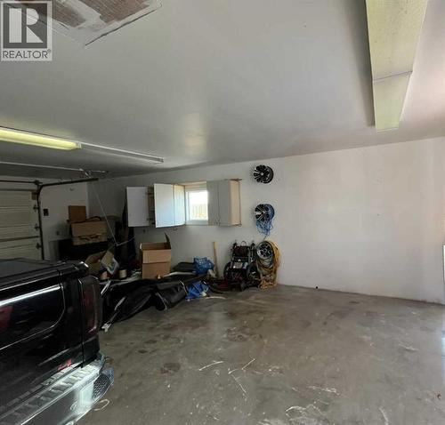4617 51 Avenue, Taber, AB - Indoor Photo Showing Garage