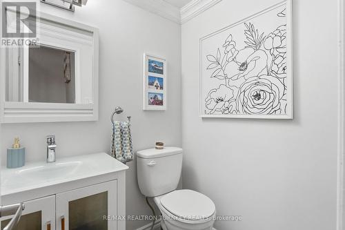 2pc Main Floor Bathroom - 196 Orchard Heights Boulevard, Aurora, ON - Indoor Photo Showing Bathroom