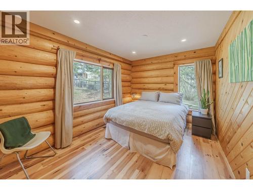 5172 Kallum Drive, 108 Mile Ranch, BC - Indoor Photo Showing Bedroom