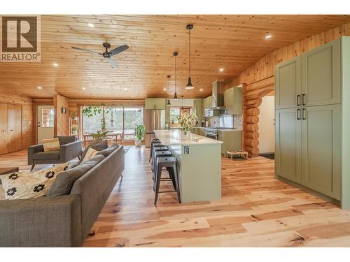 5172 Kallum Drive, 108 Mile Ranch, BC - Indoor