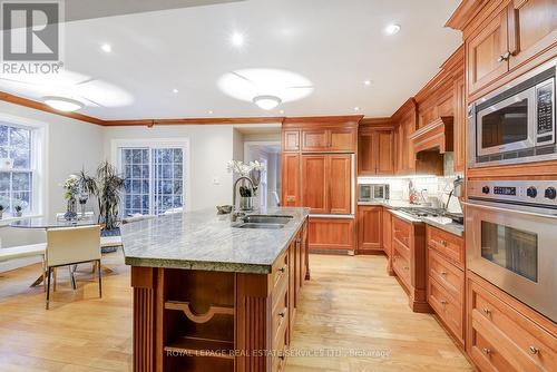 141 Digby Road, Oakville, ON - Indoor Photo Showing Kitchen With Double Sink With Upgraded Kitchen
