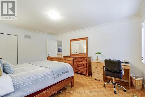 141 Digby Road, Oakville, ON - Indoor Photo Showing Bedroom