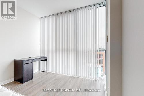 2801 - 75 Eglinton Avenue W, Mississauga, ON - Indoor