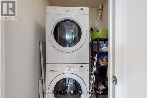 2801 - 75 Eglinton Avenue W, Mississauga, ON - Indoor Photo Showing Laundry Room