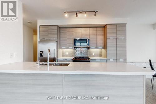 2801 - 75 Eglinton Avenue W, Mississauga, ON - Indoor Photo Showing Kitchen With Double Sink With Upgraded Kitchen