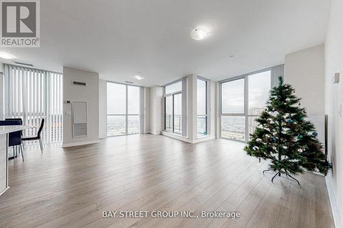 2801 - 75 Eglinton Avenue W, Mississauga, ON - Indoor Photo Showing Living Room