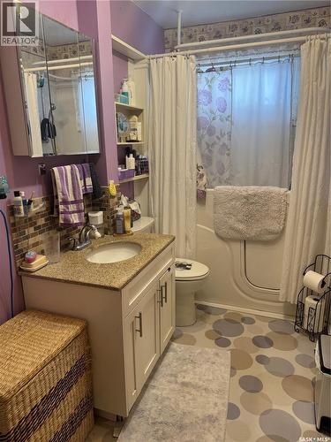 1620 Rothwell Street, Regina, SK - Indoor Photo Showing Bathroom