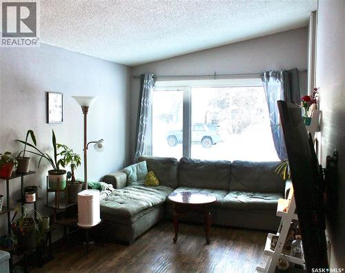 1427 2Nd Street E, Prince Albert, SK - Indoor Photo Showing Living Room