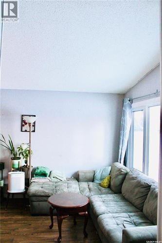 1427 2Nd Street E, Prince Albert, SK - Indoor Photo Showing Living Room