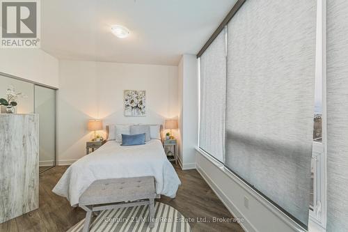 320 - 297 Oak Walk Drive, Oakville (Ro River Oaks), ON - Indoor Photo Showing Bedroom