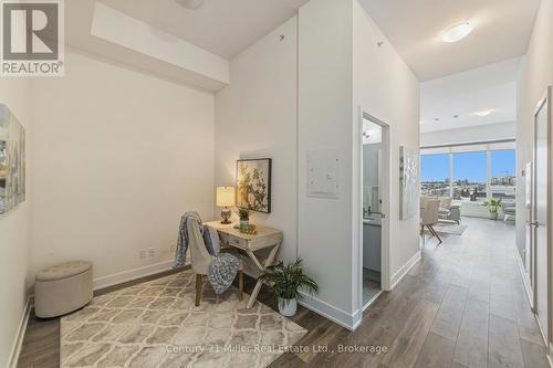 320 - 297 Oak Walk Drive, Oakville (Ro River Oaks), ON - Indoor