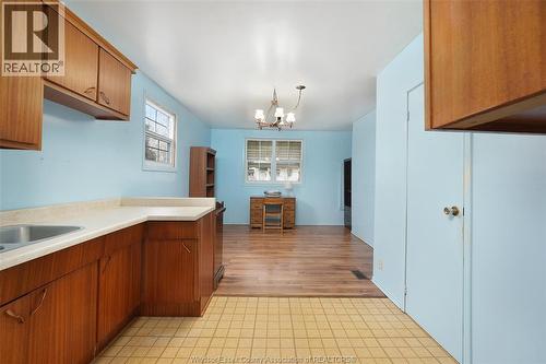 121 Victoria Avenue, Essex, ON - Indoor Photo Showing Kitchen