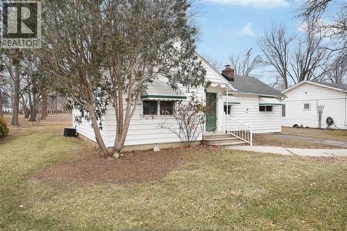121 Victoria Avenue, Essex, ON - Outdoor