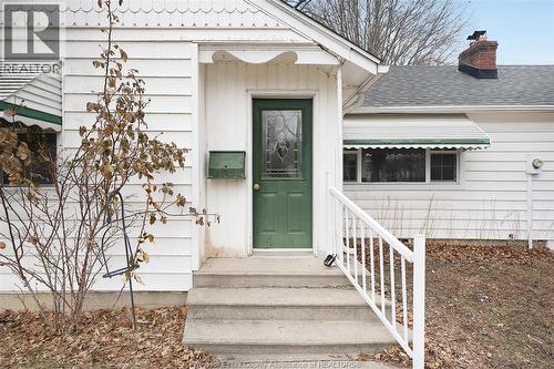 121 Victoria Avenue, Essex, ON - Outdoor