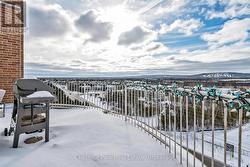 Balcony with views for miles - 