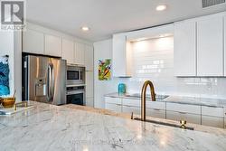 Upgraded counters and stainless appliances - 