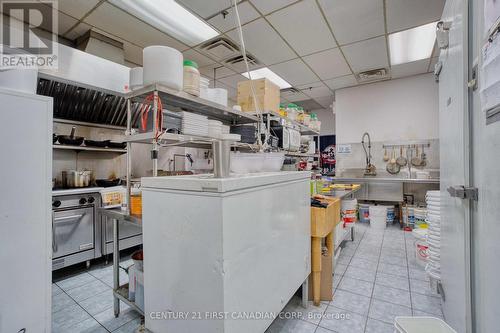 #4C - 611 Wonderland Road N, London North (North N), ON 