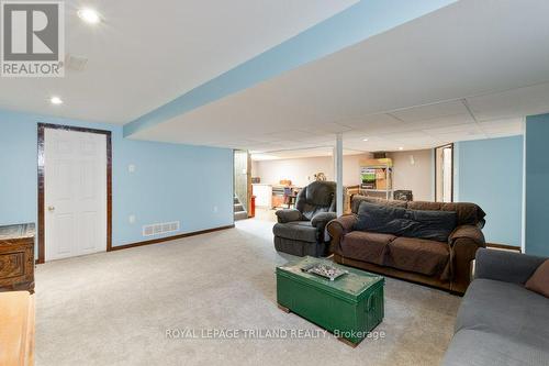 40 St George Street, St. Thomas, ON - Indoor Photo Showing Living Room