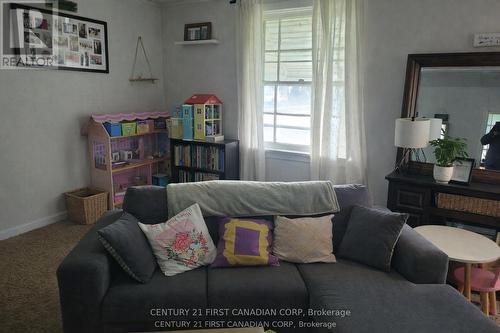 57 Homan Street, London East (East M), ON - Indoor Photo Showing Other Room
