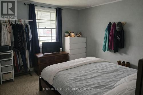 57 Homan Street, London East (East M), ON - Indoor Photo Showing Bedroom