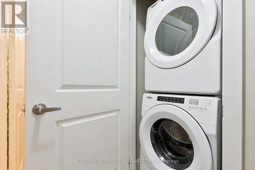 66 - 177 Edgevalley Road, London East (East D), ON - Indoor Photo Showing Laundry Room