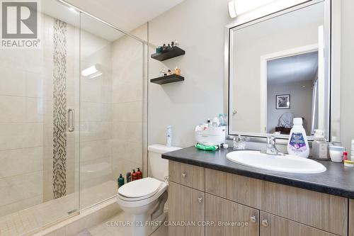 66 - 177 Edgevalley Road, London East (East D), ON - Indoor Photo Showing Bathroom