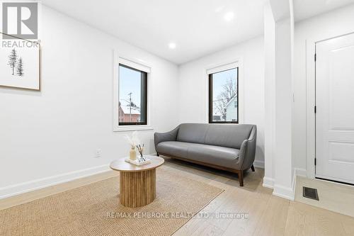 131 Patrick Avenue, Renfrew, ON - Indoor