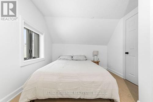 131 Patrick Avenue, Renfrew, ON - Indoor Photo Showing Bedroom