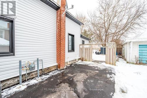 131 Patrick Avenue, Renfrew, ON - Outdoor