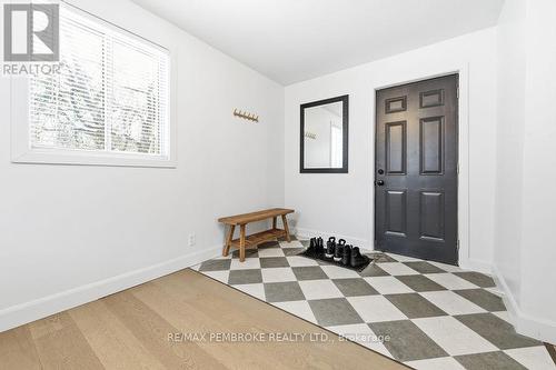 131 Patrick Avenue, Renfrew, ON - Indoor Photo Showing Other Room