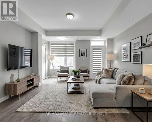 204 - 1555 Kingston Road, Pickering (Town Centre), ON - Indoor Photo Showing Living Room