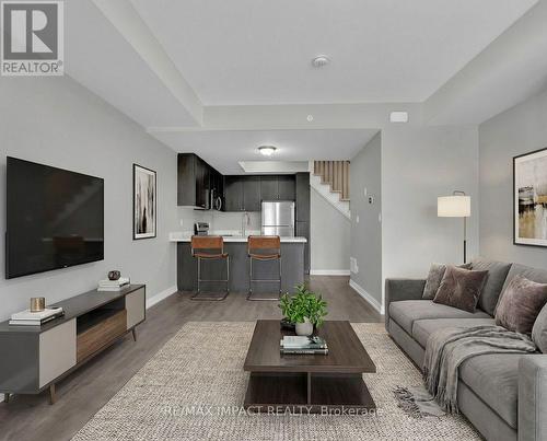 204 - 1555 Kingston Road, Pickering (Town Centre), ON - Indoor Photo Showing Living Room