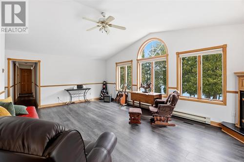 3804 Hamilton Dr, Hilton Beach, ON - Indoor