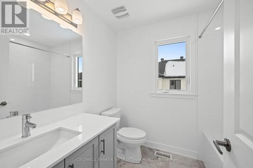 461 Shuttleworth Drive, Ottawa, ON - Indoor Photo Showing Bathroom