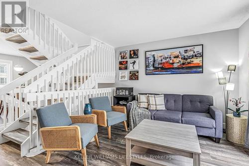 26 - 1399 Commissioners Road W, London South (South B), ON - Indoor Photo Showing Living Room