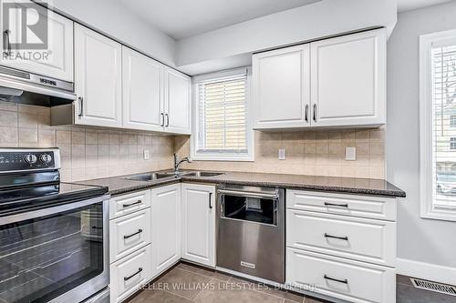 26 - 1399 Commissioners Road W, London South (South B), ON - Indoor Photo Showing Kitchen